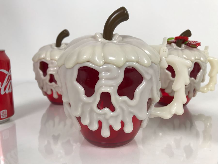 Set Of 4 Disney Parks Poison Apple Glow In The Dark Plastic Mugs 1st