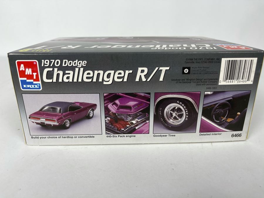 AMT ERTL 1970 Dodge Challenger R T Model Kit 1994