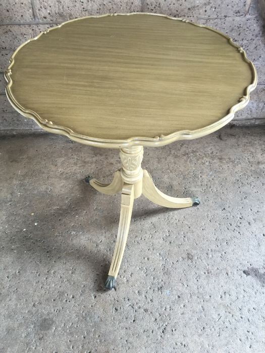 Candlestand Table [Photo 1]