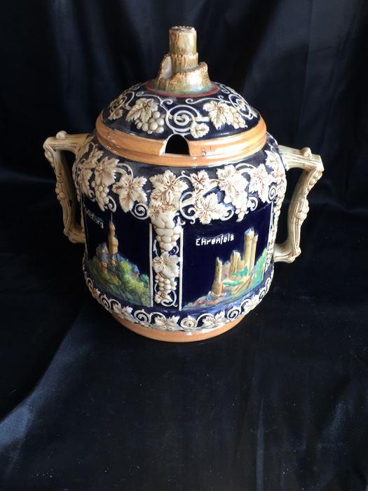 Large Lidded Double Handle Hand Painted German Soup Tureen (Late 19th / Early 20th Century) [Photo 4]