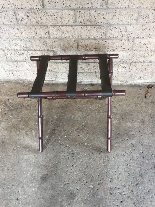 Foldable Luggage Rack [Photo 1]