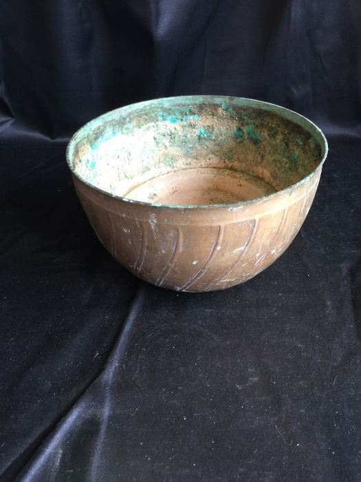 Vintage Metal Bowl [Photo 2]