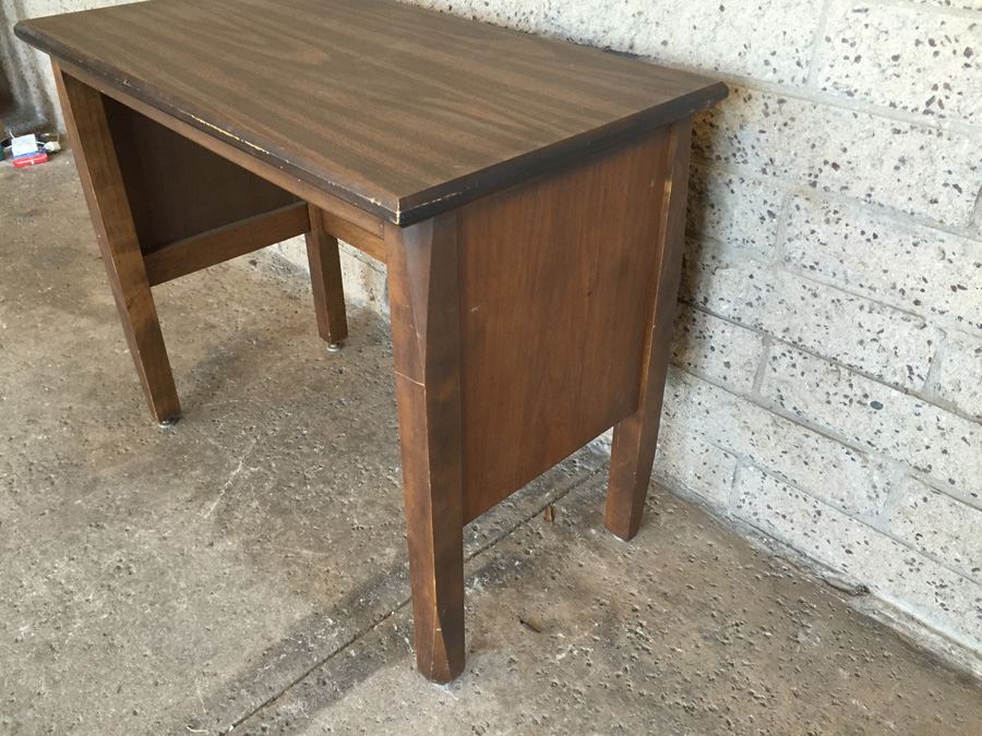Small Wooden Office Desk [Photo 5]