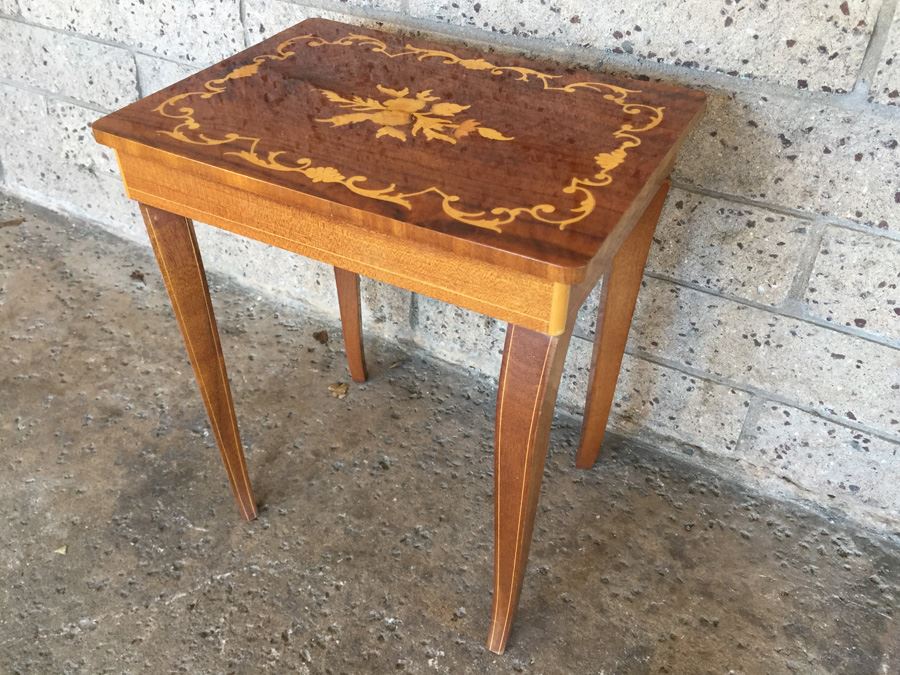 Italian Music Box Table With Beautiful Inlay Work [Photo 6]