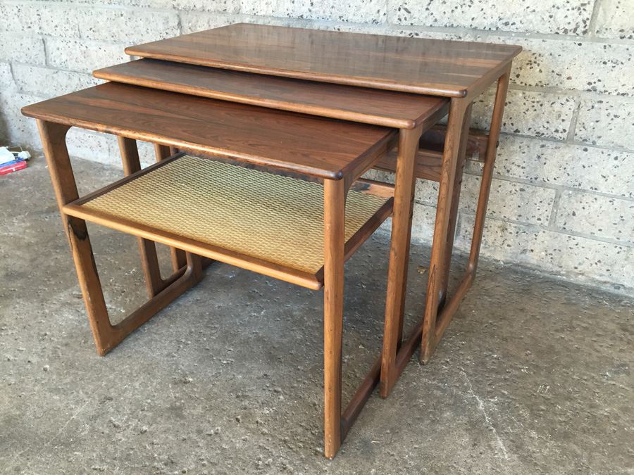 Mid-Century Stacking Tables [Photo 7]