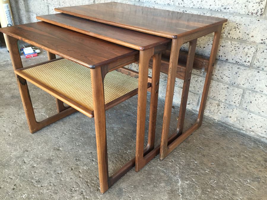 Mid-Century Stacking Tables [Photo 8]