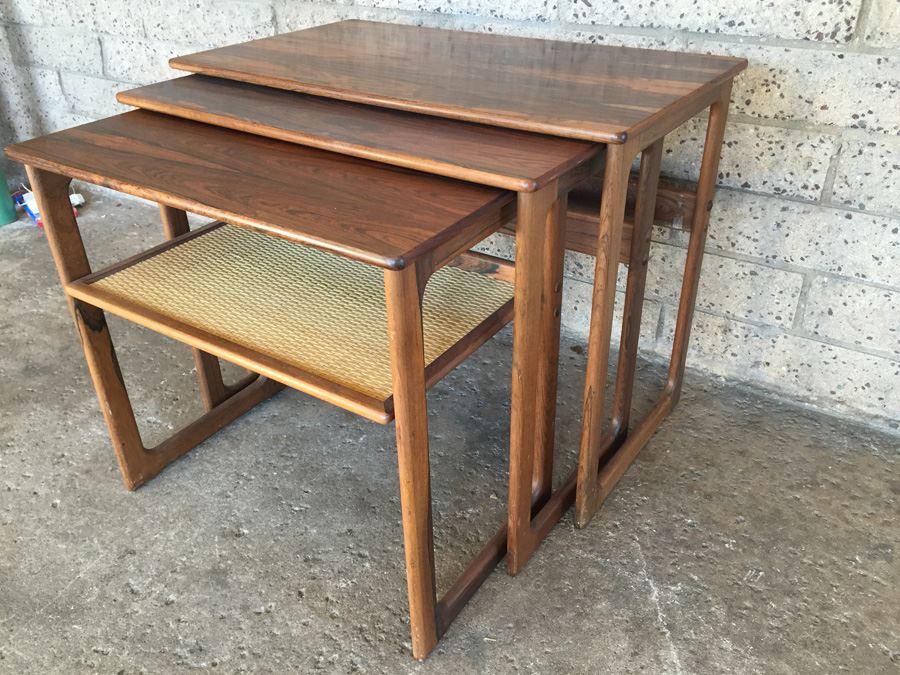 Mid-Century Stacking Tables [Photo 11]