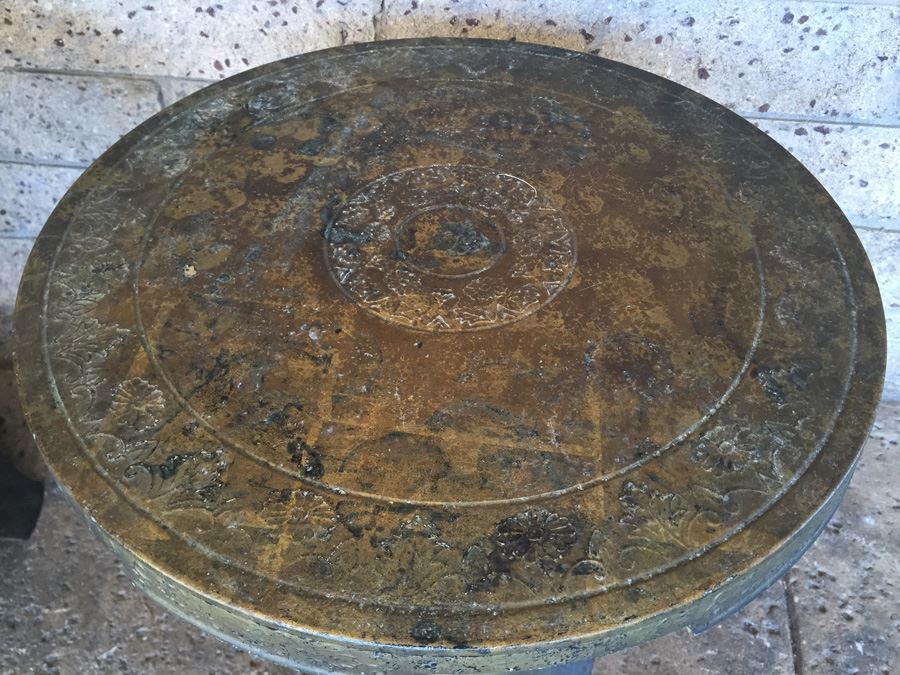 Pair Of Metal Side Tables [Photo 3]