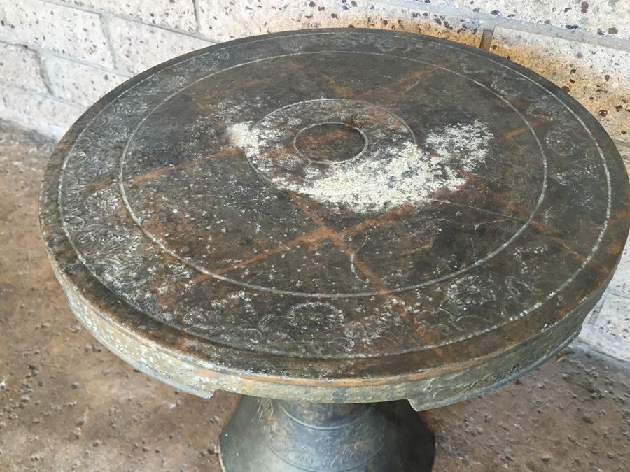 Pair Of Metal Side Tables [Photo 5]