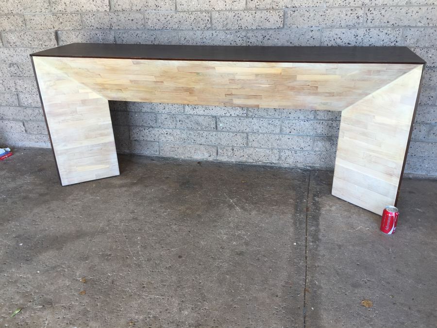 Modern Design Console Table [Photo 4]