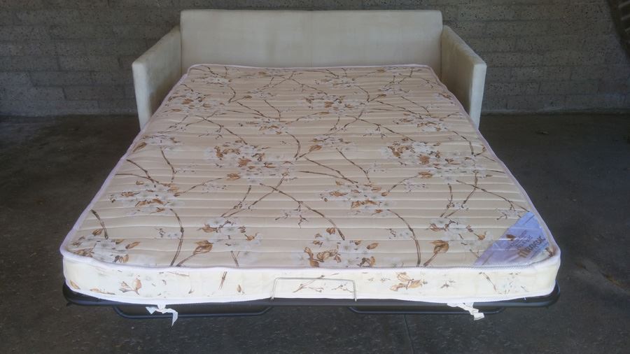 White Loveseat Sleeper Sofa In Excellent Condition [Photo 3]