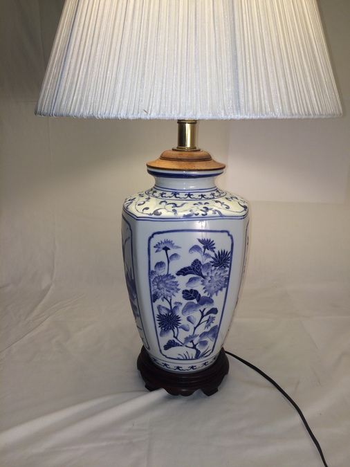 Table Lamp [Photo 3]