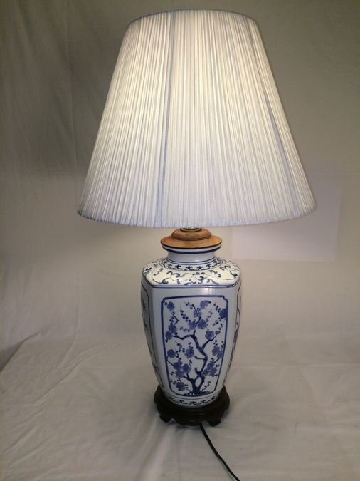 Table Lamp [Photo 1]
