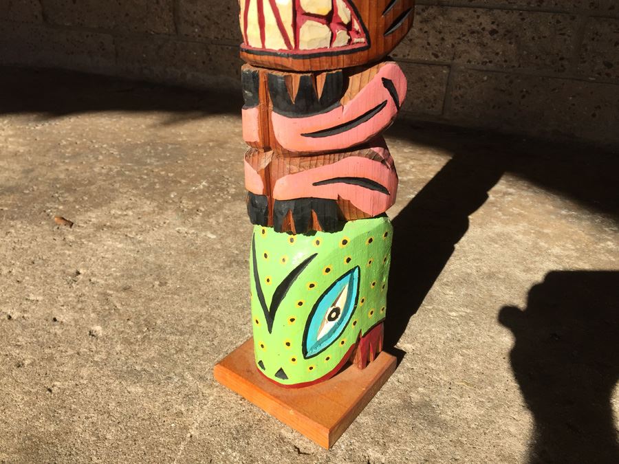 Totem Pole Carving Hand Painted [Photo 3]