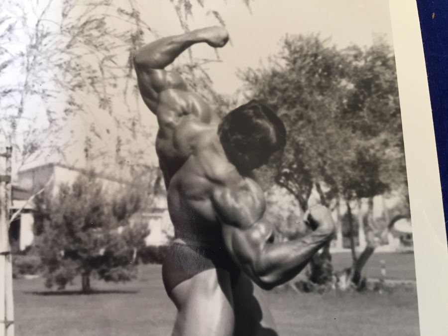 Early Arnold Schwarzenegger Period B&W Bodybuilding Photo Pre Conan the Barbarian [Photo 6]