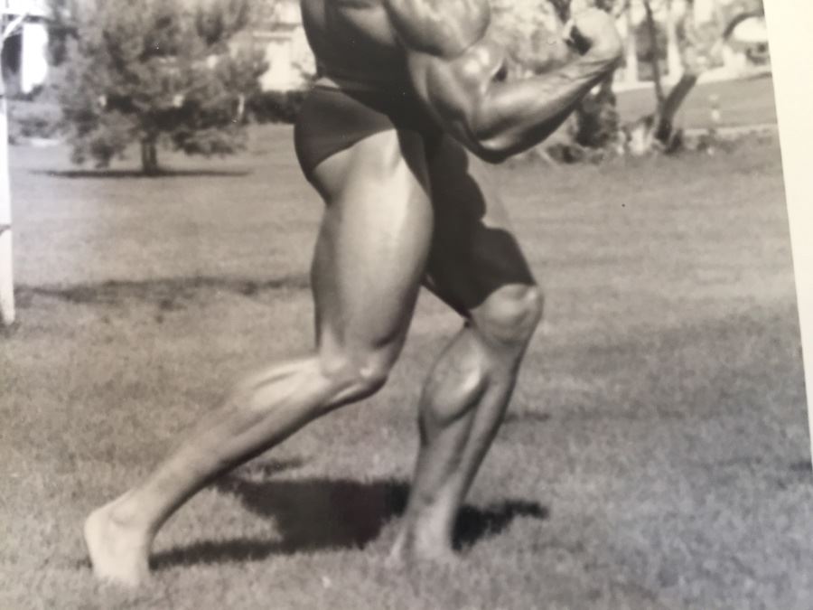Early Arnold Schwarzenegger Period B&W Bodybuilding Photo Pre Conan the Barbarian [Photo 3]
