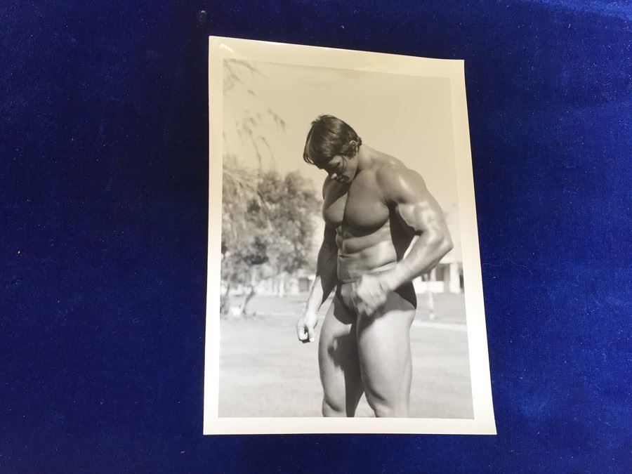 Early Arnold Schwarzenegger Period B&W Bodybuilding Photo Pre Conan the Barbarian [Photo 2]