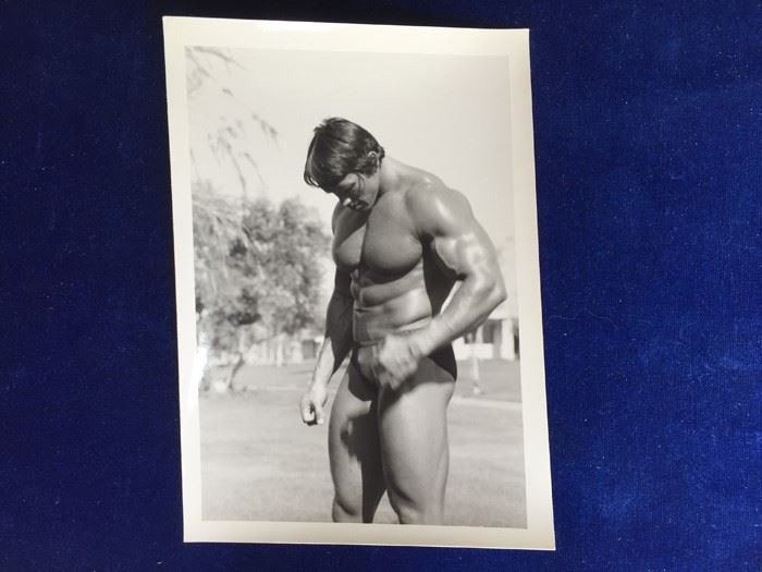 Early Arnold Schwarzenegger Period B&W Bodybuilding Photo Pre Conan the Barbarian