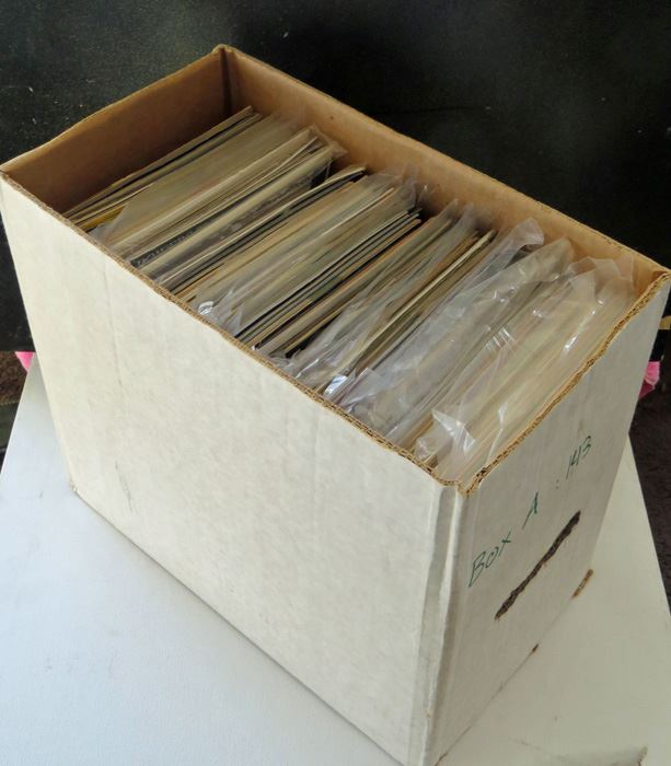 Short Box Of Assorted Comics, Box A 143 Singles [Photo 1]