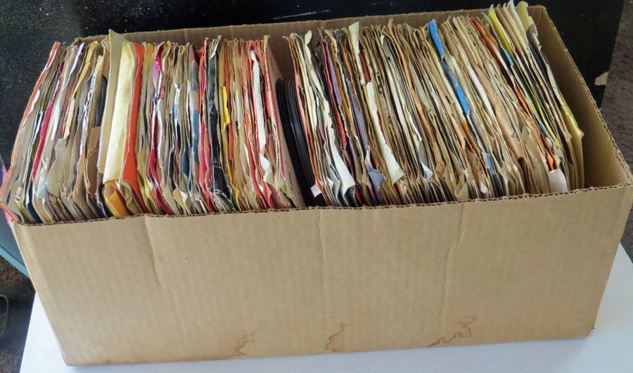 177X 45 Record Including Elvis Johnny Cash Rock N Roll/Western [Photo 1]