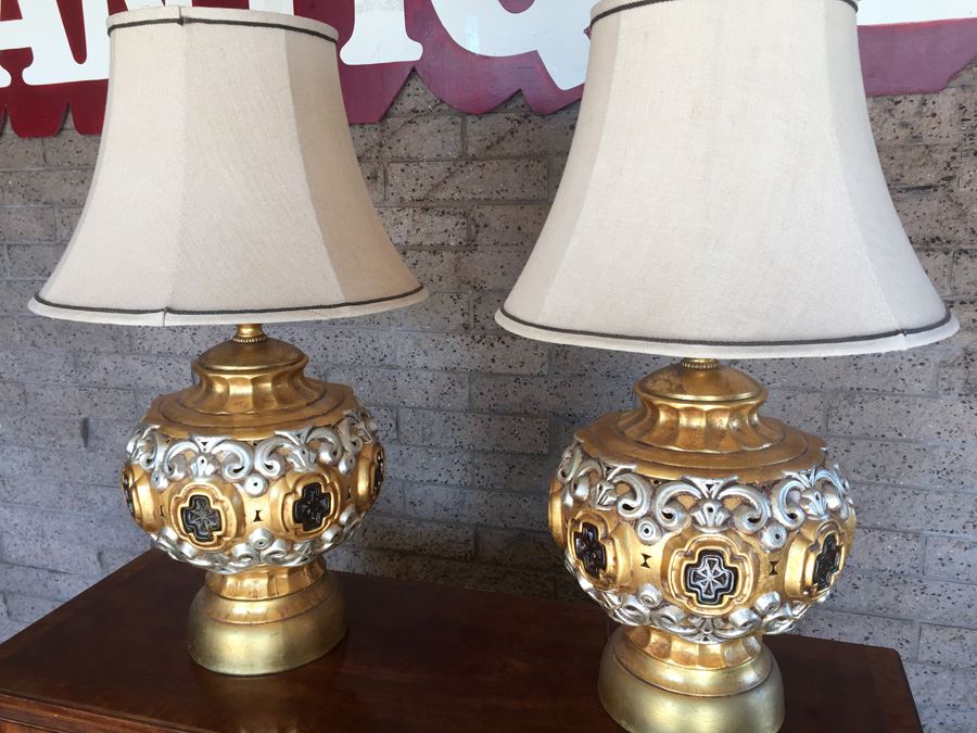 Pair Of Large Gilded Lamps (Light Internally As Well) [Photo 4]