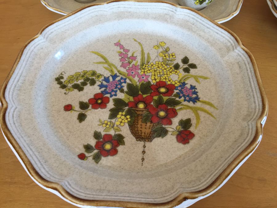 Mikasa Garden Club Plates, Bowls, Cups And Saucers [Photo 2]