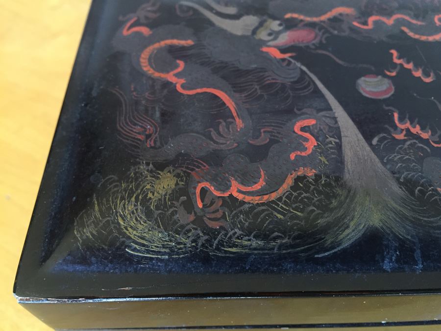 Chinese Diong Hing Foo Chow Black Lacquer Box With Dragons / Serpents [Photo 5]