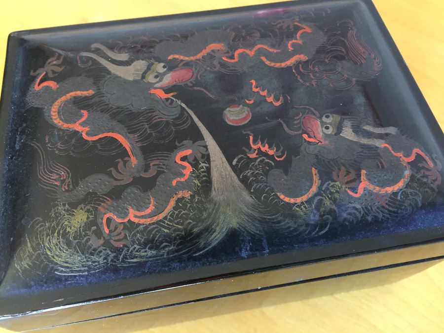 Chinese Diong Hing Foo Chow Black Lacquer Box With Dragons / Serpents [Photo 10]
