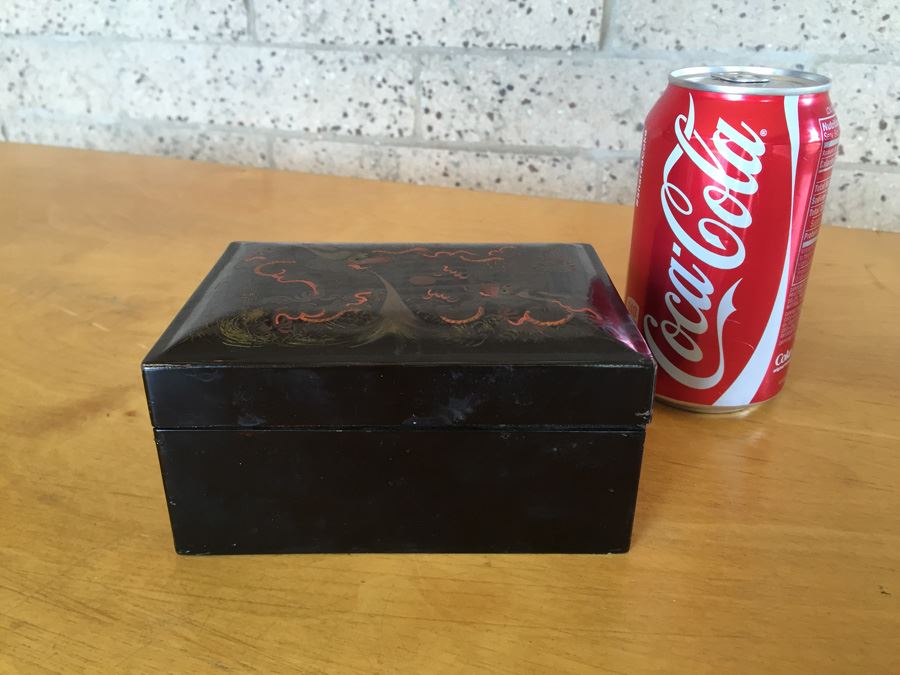 Chinese Diong Hing Foo Chow Black Lacquer Box With Dragons / Serpents