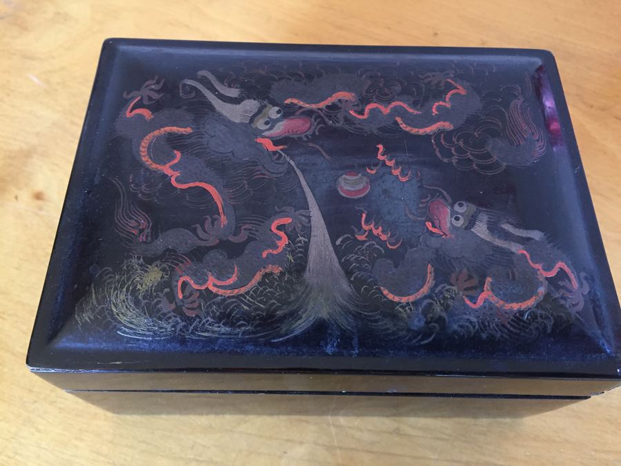 Chinese Diong Hing Foo Chow Black Lacquer Box With Dragons / Serpents [Photo 2]