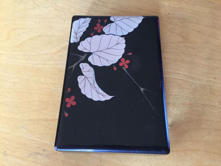 Small Black Lacquer Box [Photo 4]