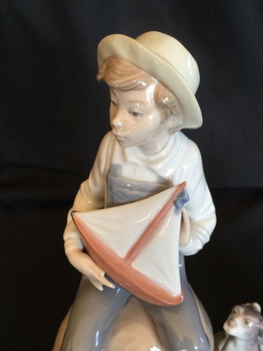 Lladro 5166 'Sea Fever' Boy with Boat and Dog [Photo 8]