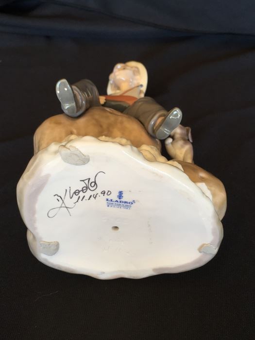 Lladro 5166 'Sea Fever' Boy with Boat and Dog [Photo 2]