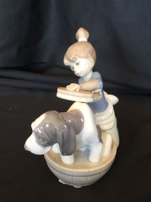 LLADRO FIGURINE 5455 BASHFUL BATHER [Photo 2]