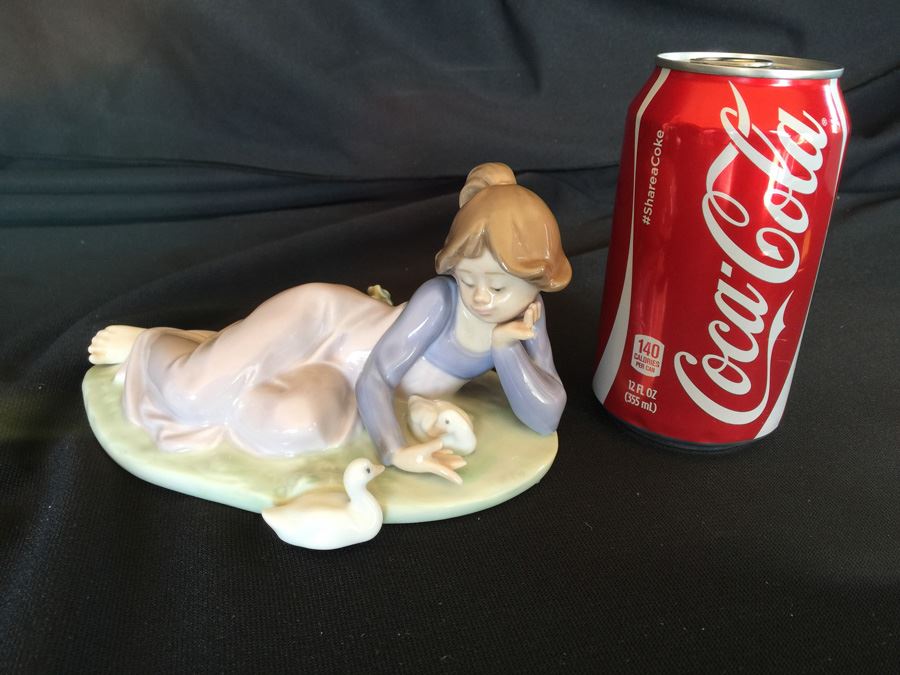 LLADRO FIGURINE 5609 PLAYFUL FRIENDS [Photo 7]