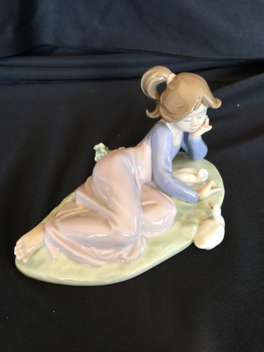 LLADRO FIGURINE 5609 PLAYFUL FRIENDS [Photo 6]