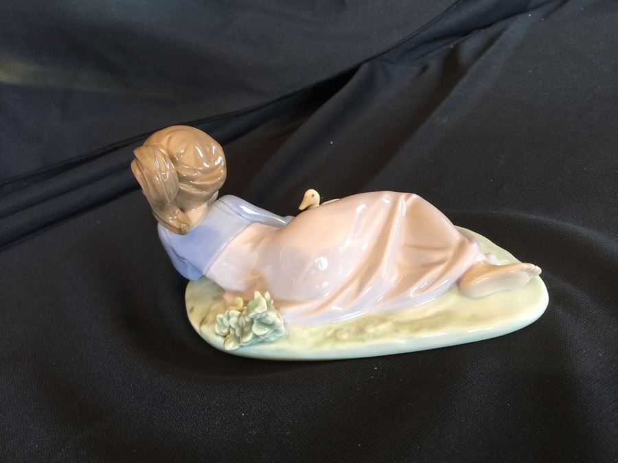 LLADRO FIGURINE 5609 PLAYFUL FRIENDS [Photo 2]