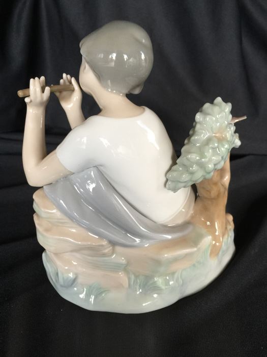 LLADRO FIGURINE STUDENT FLUTE PLAYER [Photo 5]