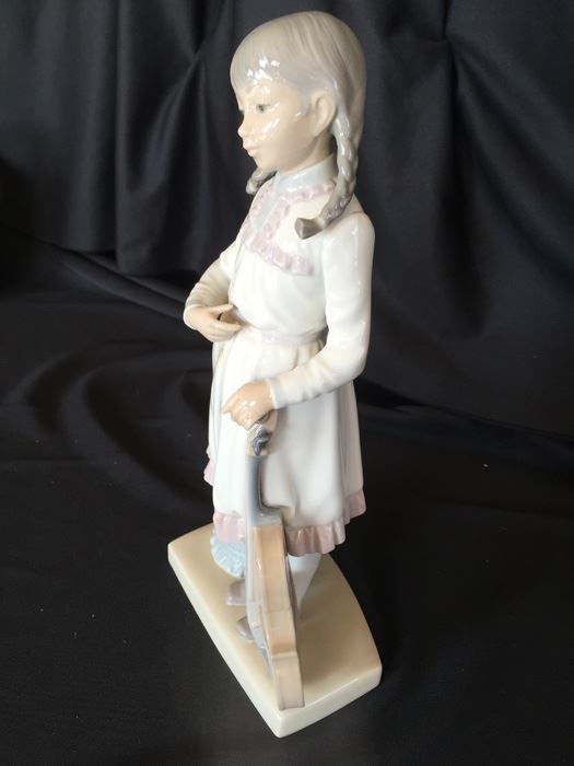 LLADRO FIGURINE GIRL WITH VIOLIN [Photo 4]