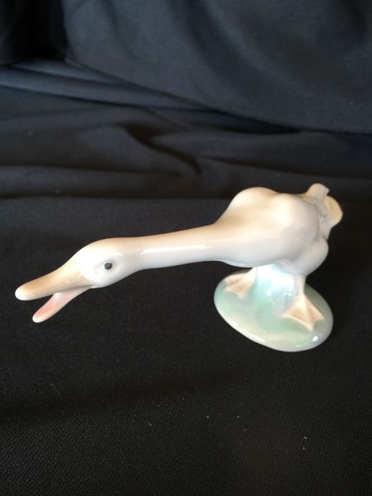LLADRO FIGURINE 4451 LONG NECKED GOOSE [Photo 1]