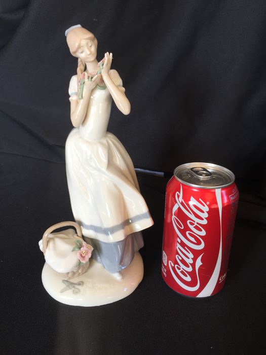 CECELIA THE CARNATION MAIDEN FIGURINE [Photo 2]