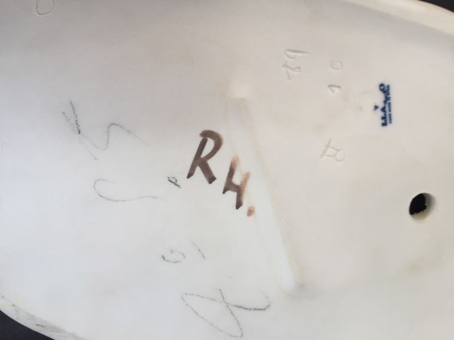 LLADRO FIGURINE 4890 BATHING THE GIRL [Photo 6]