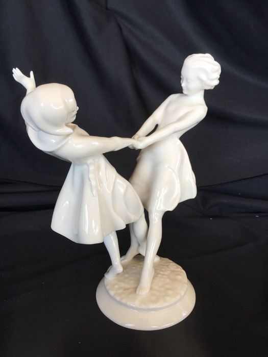 PORCELAIN DANCING GIRLS FIGURINE BY HUTSCHENREUTHER KUNSTABTEILUNG SELB