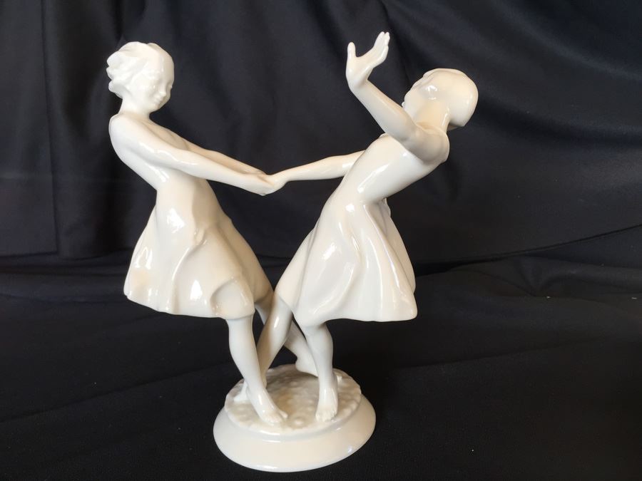 PORCELAIN DANCING GIRLS FIGURINE BY HUTSCHENREUTHER KUNSTABTEILUNG SELB [Photo 1]