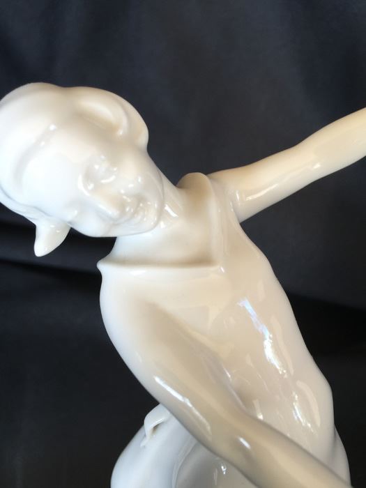 PORCELAIN DANCING GIRLS FIGURINE BY HUTSCHENREUTHER KUNSTABTEILUNG SELB [Photo 5]