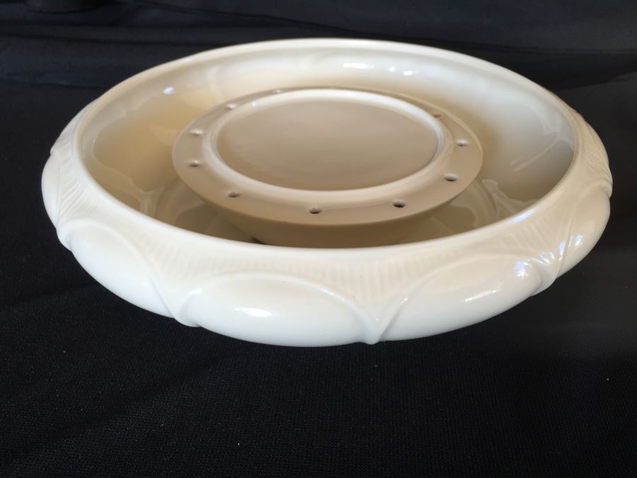PORCELAIN HUTSCHENREUTHER KUNSTABTEILING SELB FLOWER FROG VESSEL [Photo 1]