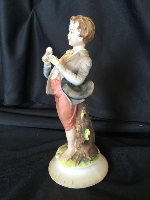 VINTAGE BOY AND GIRL FIGURINES BY ANDREA FOR SADEK [Photo 12]