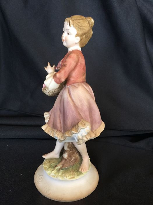 VINTAGE BOY AND GIRL FIGURINES BY ANDREA FOR SADEK [Photo 5]