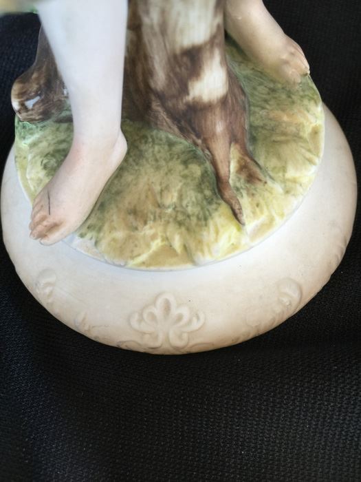 VINTAGE BOY AND GIRL FIGURINES BY ANDREA FOR SADEK [Photo 7]