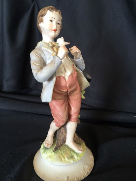 VINTAGE BOY AND GIRL FIGURINES BY ANDREA FOR SADEK [Photo 9]